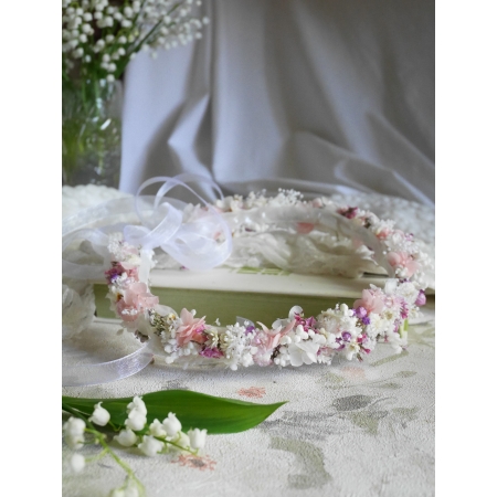 Wianek z suszonych i stabilizowanych roślin