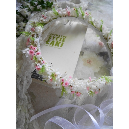 Wianek komunijny z suszonych i stabilizowanych roślin