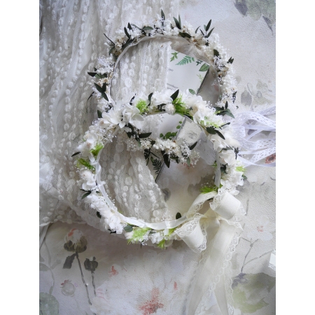 Wianek komunijny z suszonych i stabilizowanych roślin