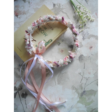 Wianek z suszonych i stabilizowanych roślin